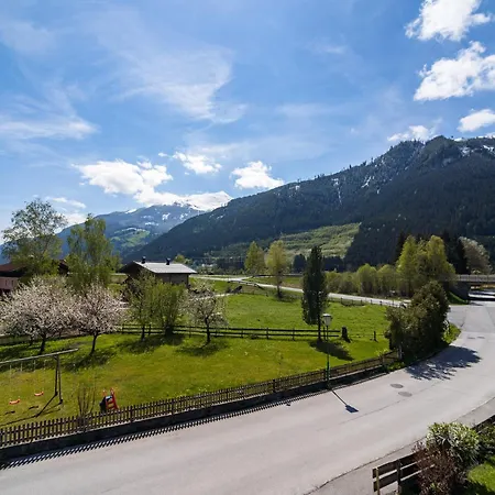 In Muhlbach Near Kitzbuhel Area, Cleaning Included Lejlighed